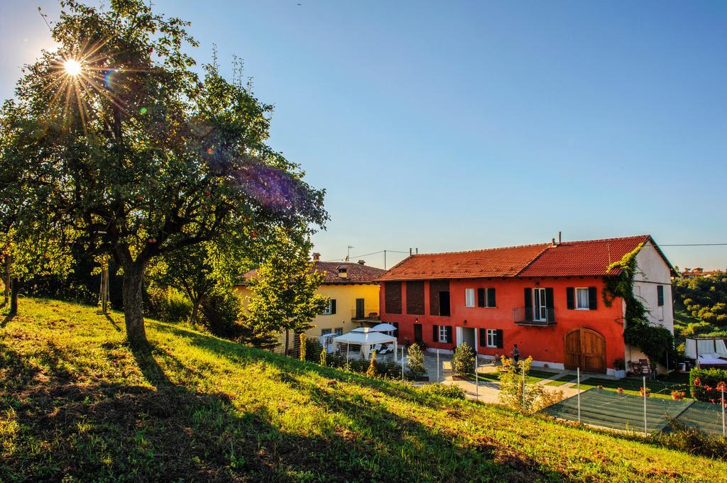 Agriturismo Paitin Алба Екстериор снимка